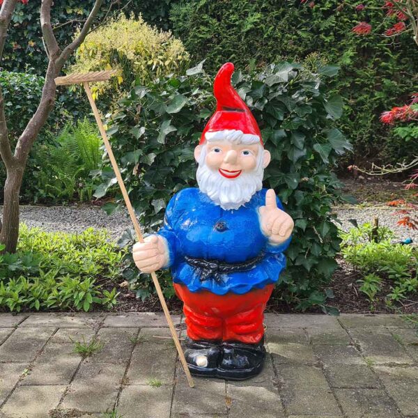 Hans Hark, een super grote tuinkabouter van 92cm hoog! Blauw voorkant