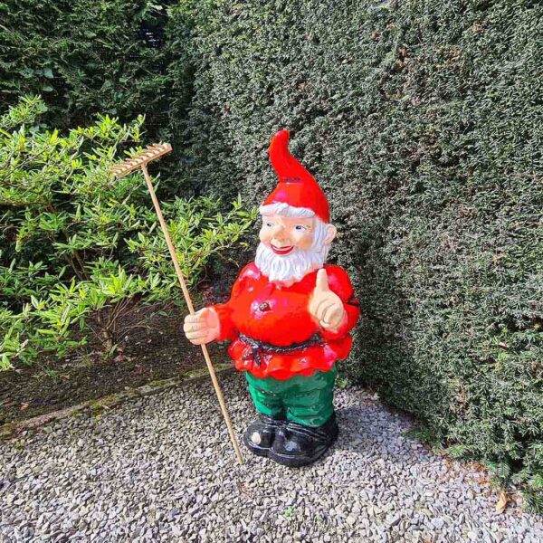 Hans Hark, een super grote tuinkabouter van 92cm hoog! Rood